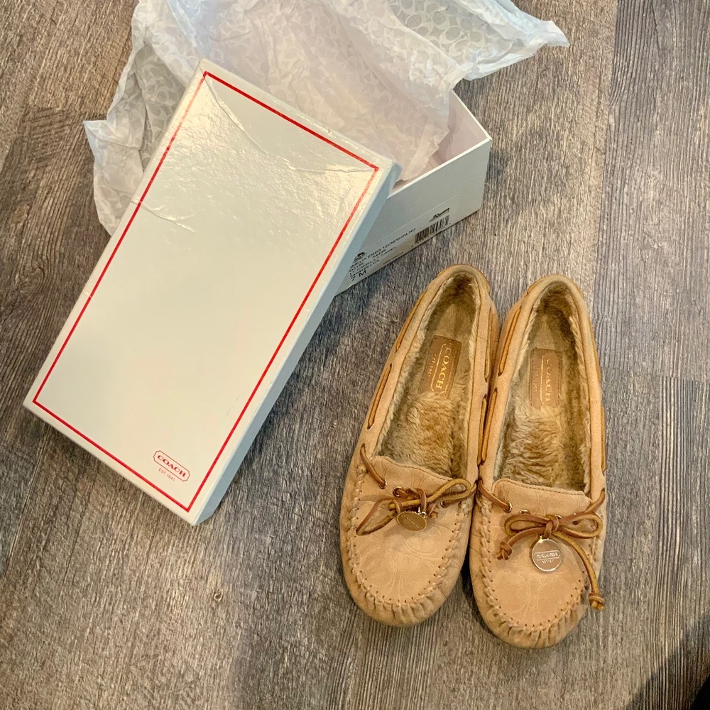 Coach Camel Moccasins Sz 7 - Picture 4 of 6